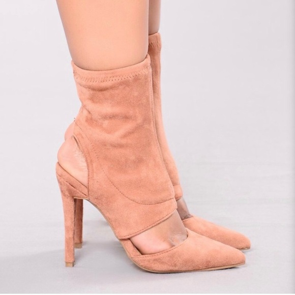 ANNE MICHELLE Dedicate 
Suede Pointed
Toe Stiletto Heel Bootie - Picture 4 of 8